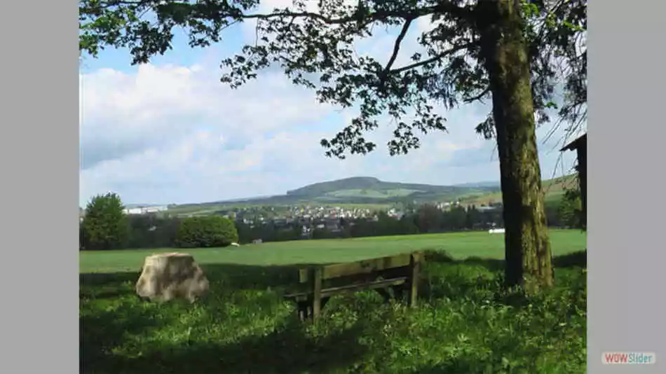 Wettinstein am Ortsrand von Crottendorf