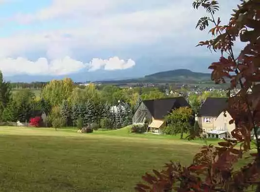 Blick auf Crottendorf Scheibenberg im Hintergrund